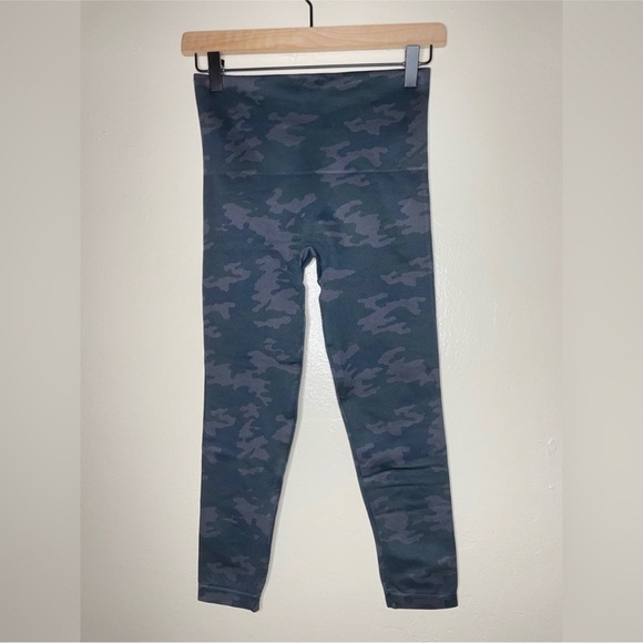 Spanx Camo Cropped Lamn Leggings women’s size L large - Picture 3 of 3
